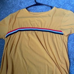 Yellow striped t-shirt.